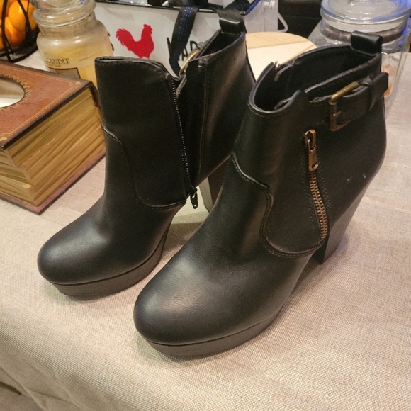 Material Girl Chic Black Ankle Boots - Picture 1 of 6